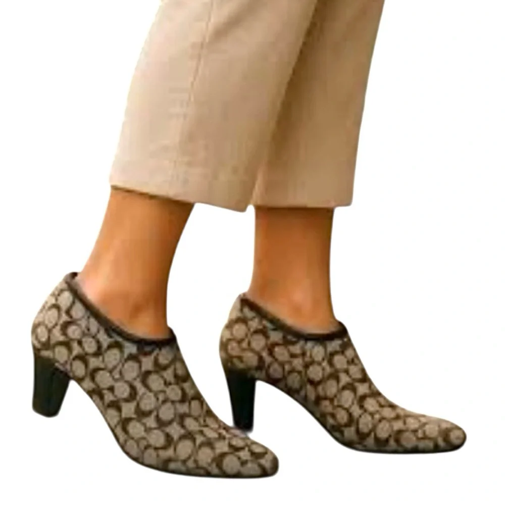 Coach Signature Vintage Daphne Brown Patterned Women's Heels Size 6.5B